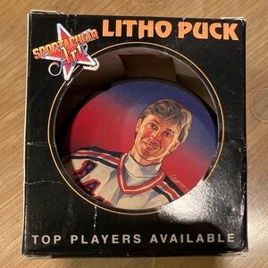NRFP Vintage Wayne Gretzky lithopuck